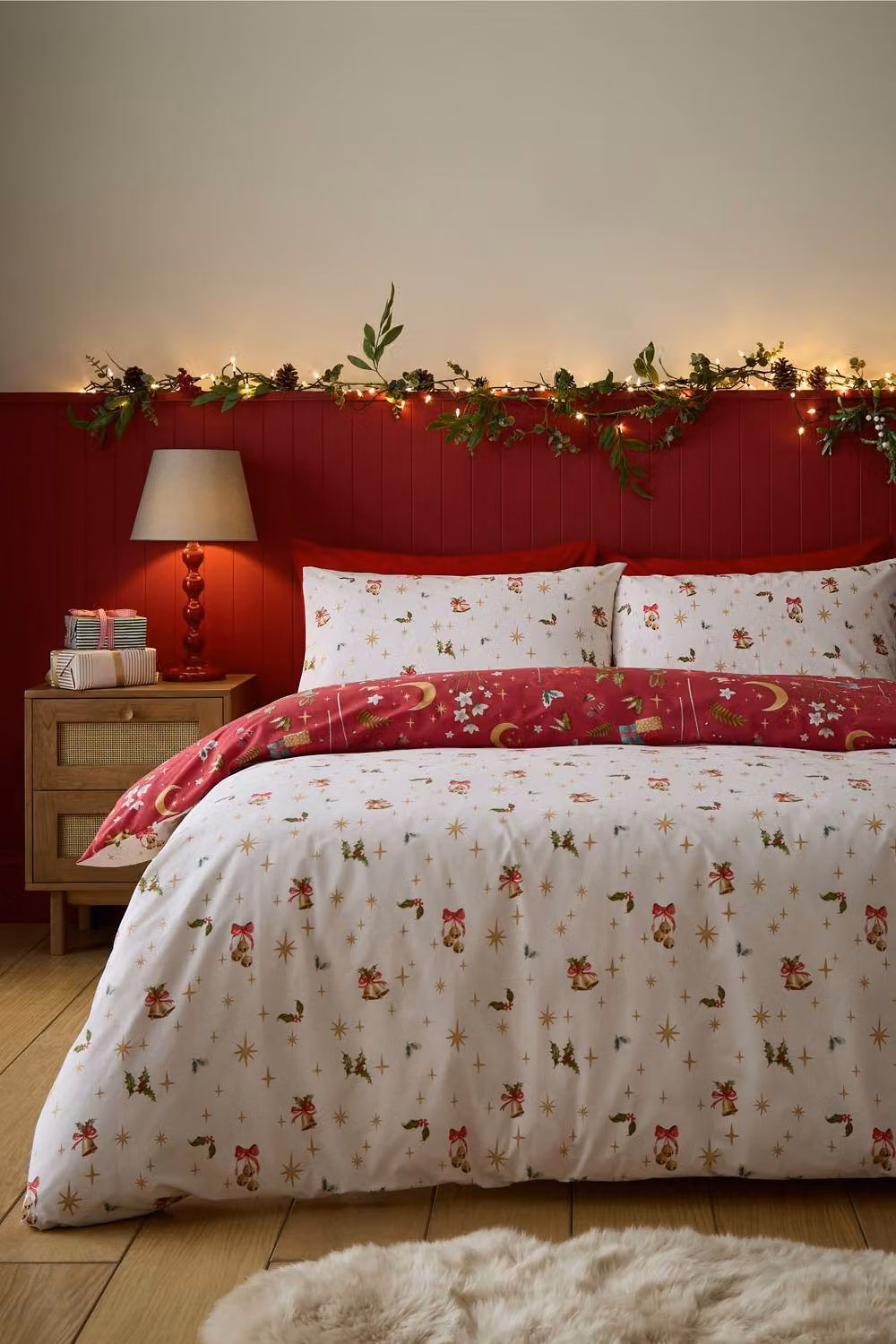 Catherine Lansfield Christmas Enchanted Twilight Reversible Duvet Cover and Pillowcase Set, Red, W/D/H: 200 x 200 cm – 3