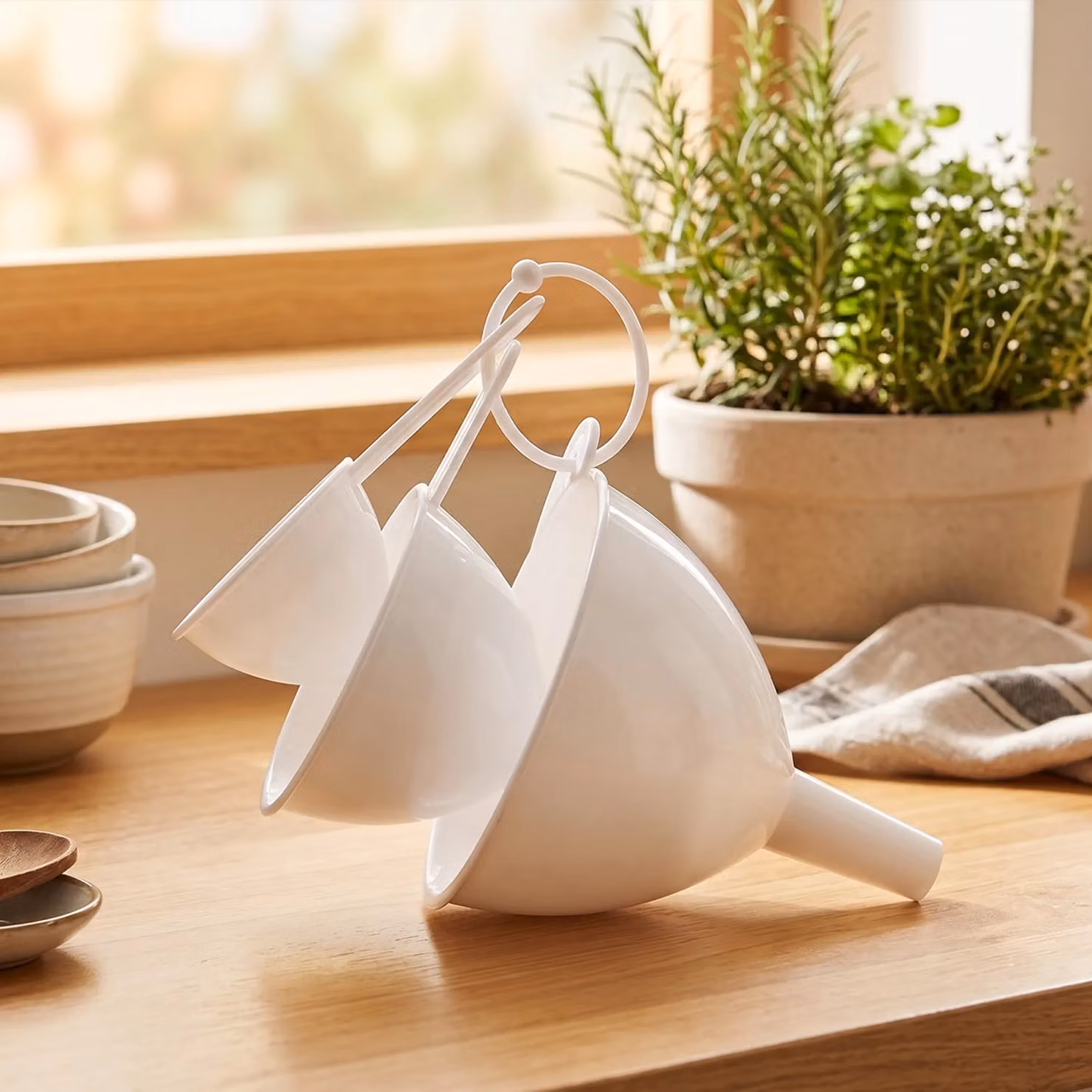 Orsina 3-Piece Plastic Measuring Funnel Set in White – 2