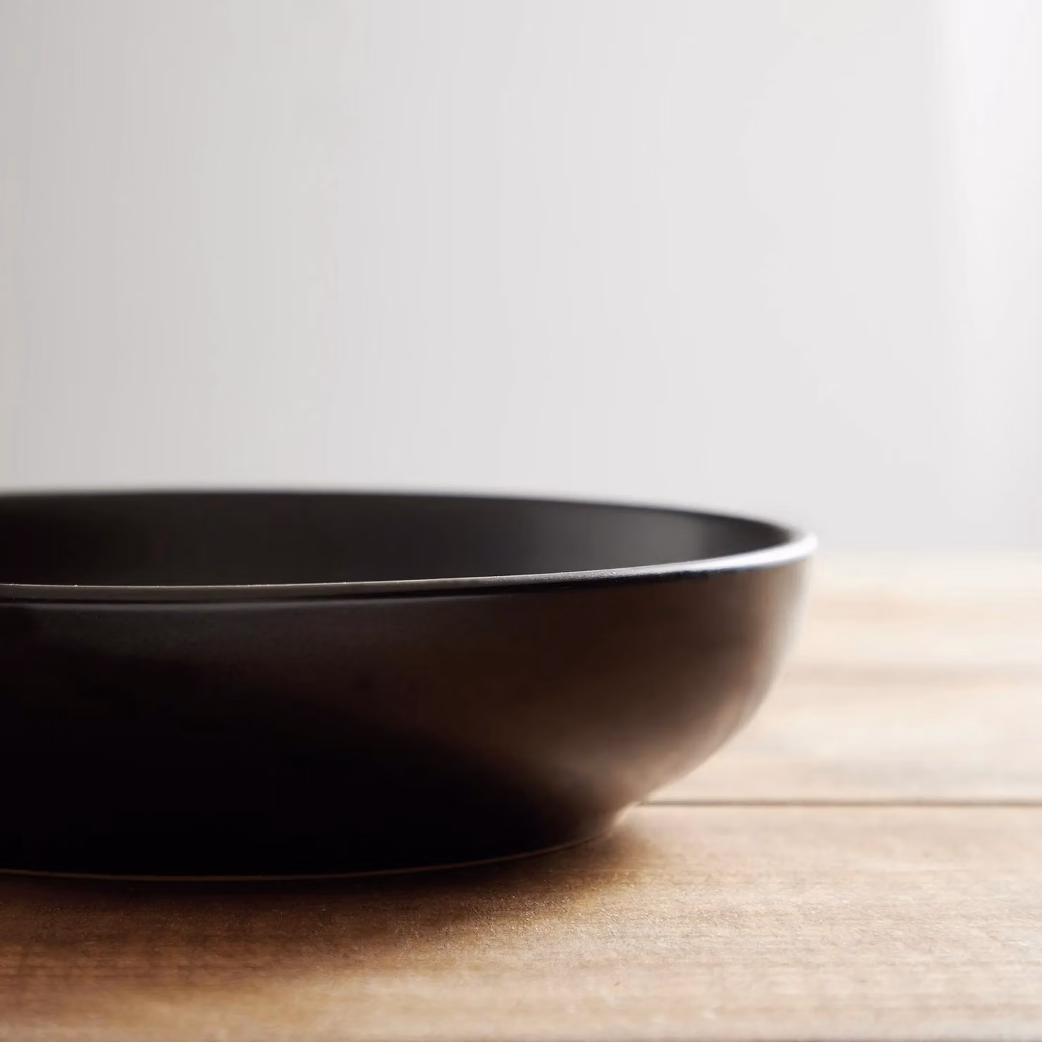 VonShef Set of 4 Black Ceramic Stoneware Pasta Bowls, 22cm Diameter – 7