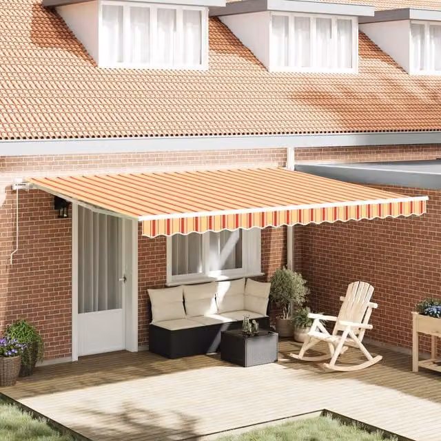 Berkfield Home Manual Retractable Wall-Mounted Awning in Yellow, Orange and Red Striped Polyester, W: 450 cm, D: 300 cm – 1