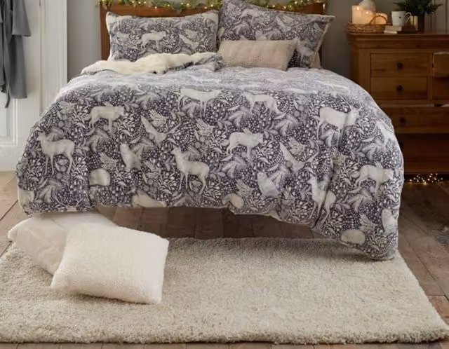 Deyongs Woodland Folk Printed Cotton Rich Duvet Cover and Pillowcase Set in Grey, Double (140 x 200 cm) – 1