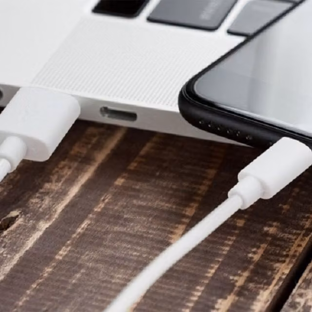 Jivo MFI Certified Apple Lightning Sync and Charge Cable - White