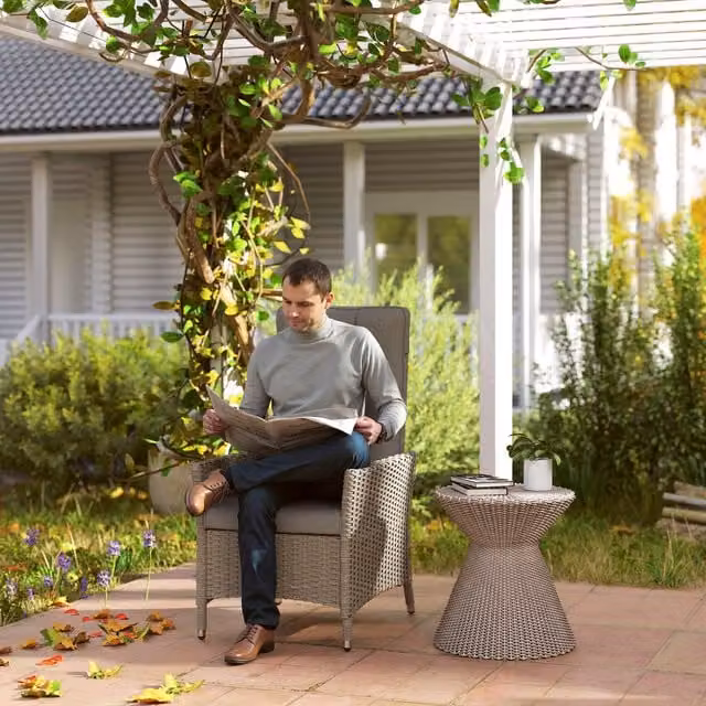 Outsunny Rattan Garden Recliner Chair with Cushion in Grey