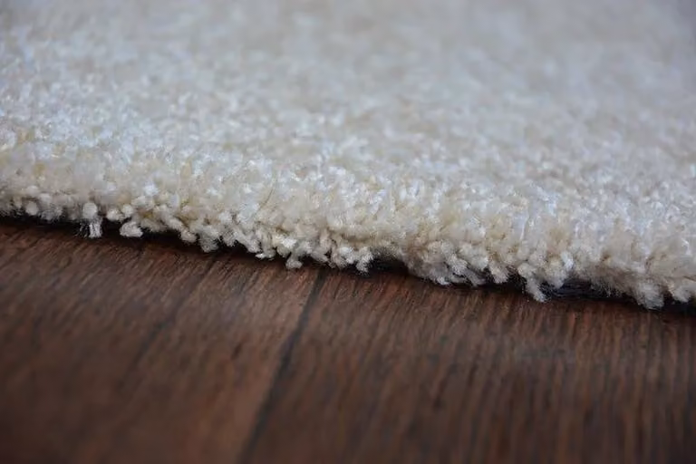 RugsX Round Discretion Rug in White, Diameter: 100 cm x 150 cm