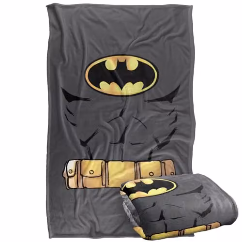 Warner Bros. Batman Costume Tee Super Soft Silky Touch Fleece Throw Blanket, Multicolour, W: 91.44 cm x L: 147 cm – 1