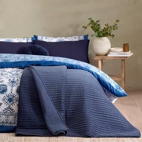 Catherine Lansfield Velvet Pinsonic Quilted Bedspread in Navy Blue, 220 x 220 cm