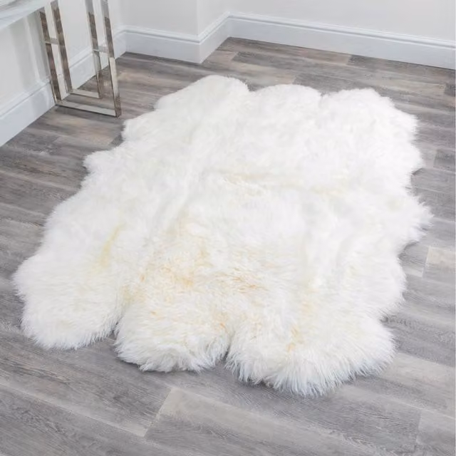 Native Natural Sextuple Pelt Sheepskin Rug in White