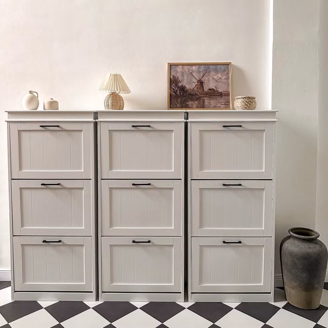 HOMCOM Minimalist White Three-Drawer Shoe Storage Cabinet for 15 Pairs of Shoes – 3