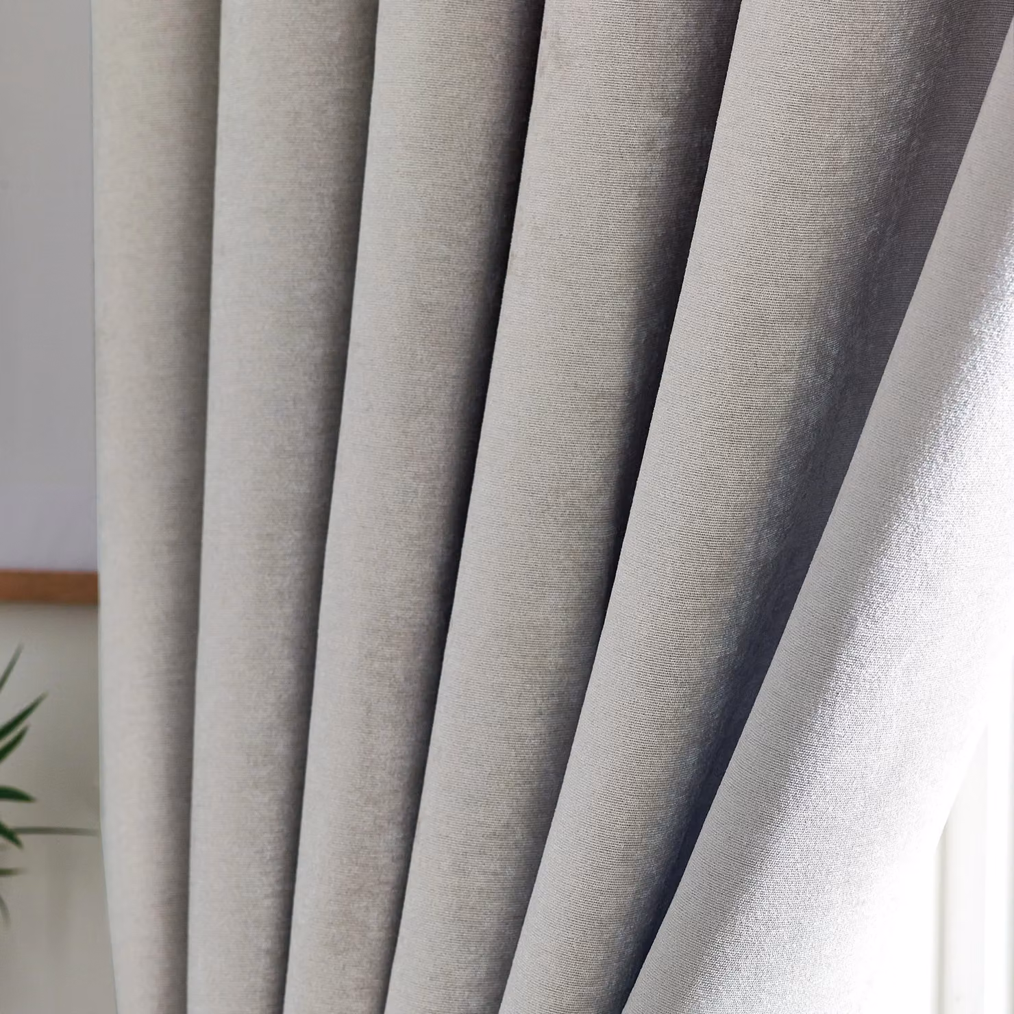 Luxury Living Silver Chenille Blackout Eyelet Curtains, Thermal Triple Weave Pair, Width: 117 cm, Drop: 229 cm – 2