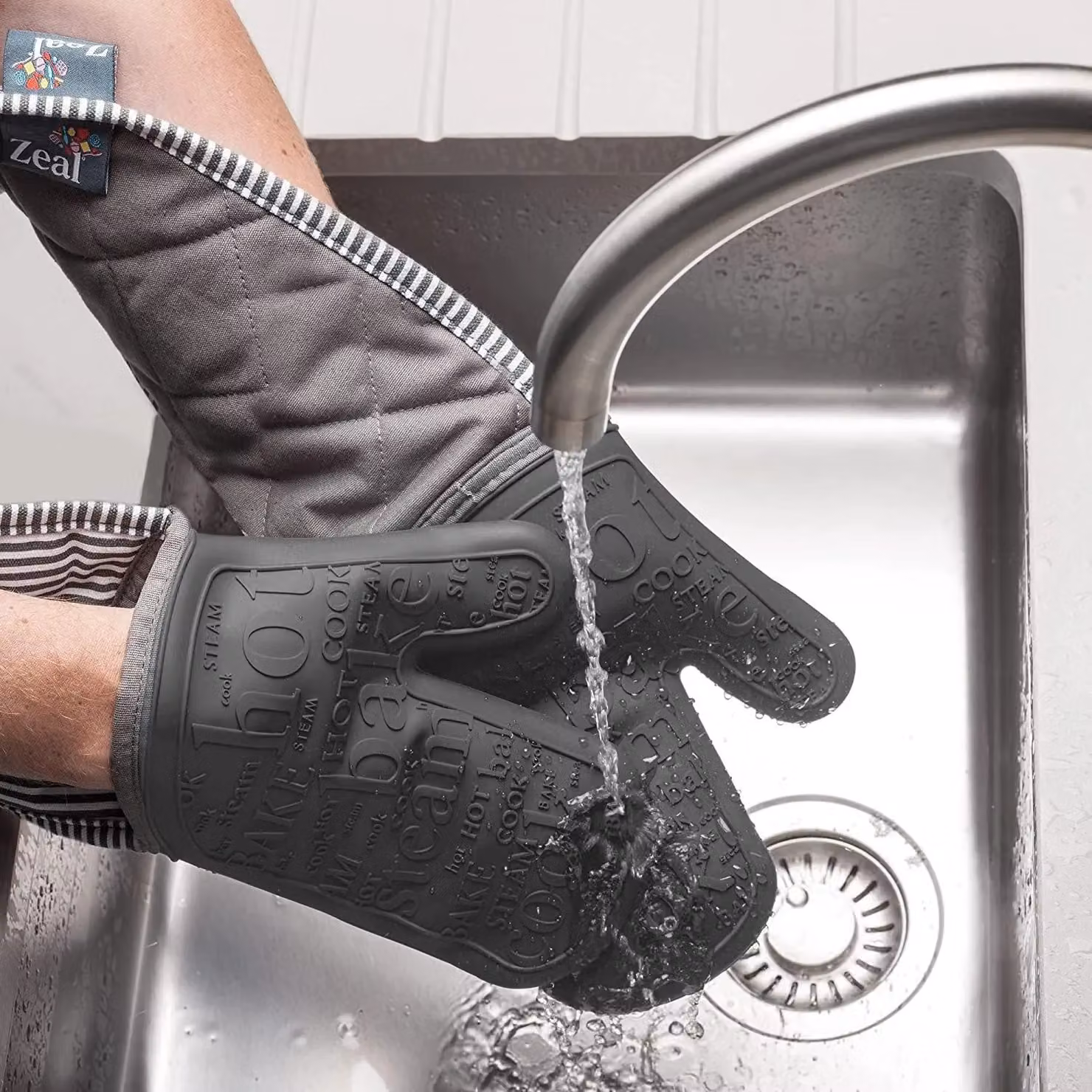 Zeal Steam Stop Non-Slip Waterproof Silicone Double Oven Gloves in Dark Grey – 4