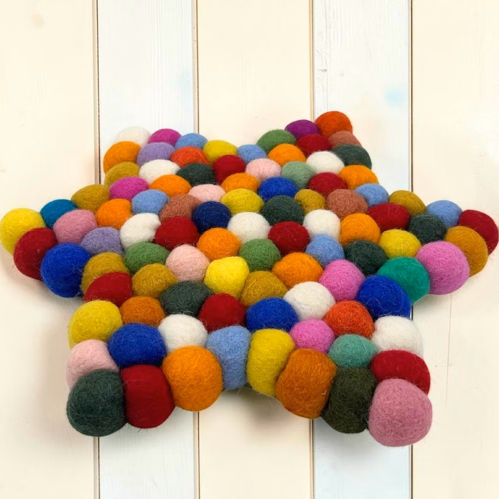 Four Candle Multicolour Felt Ball Star Centre Mat – 2