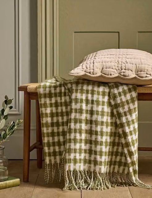Laura Ashley Knapton Green Mix Checked Polyester Throw with Fringes