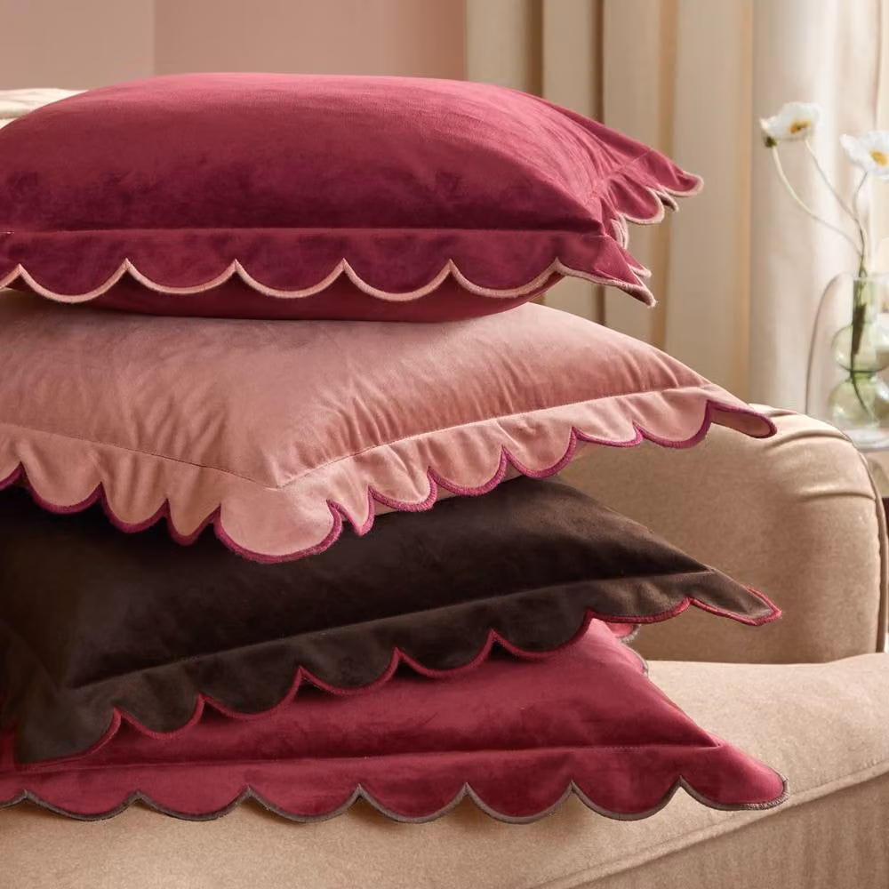 Furn Lil Scallop Velvet Cushion in Brown, W/D/H: 45 x 45 x 45 cm – 3