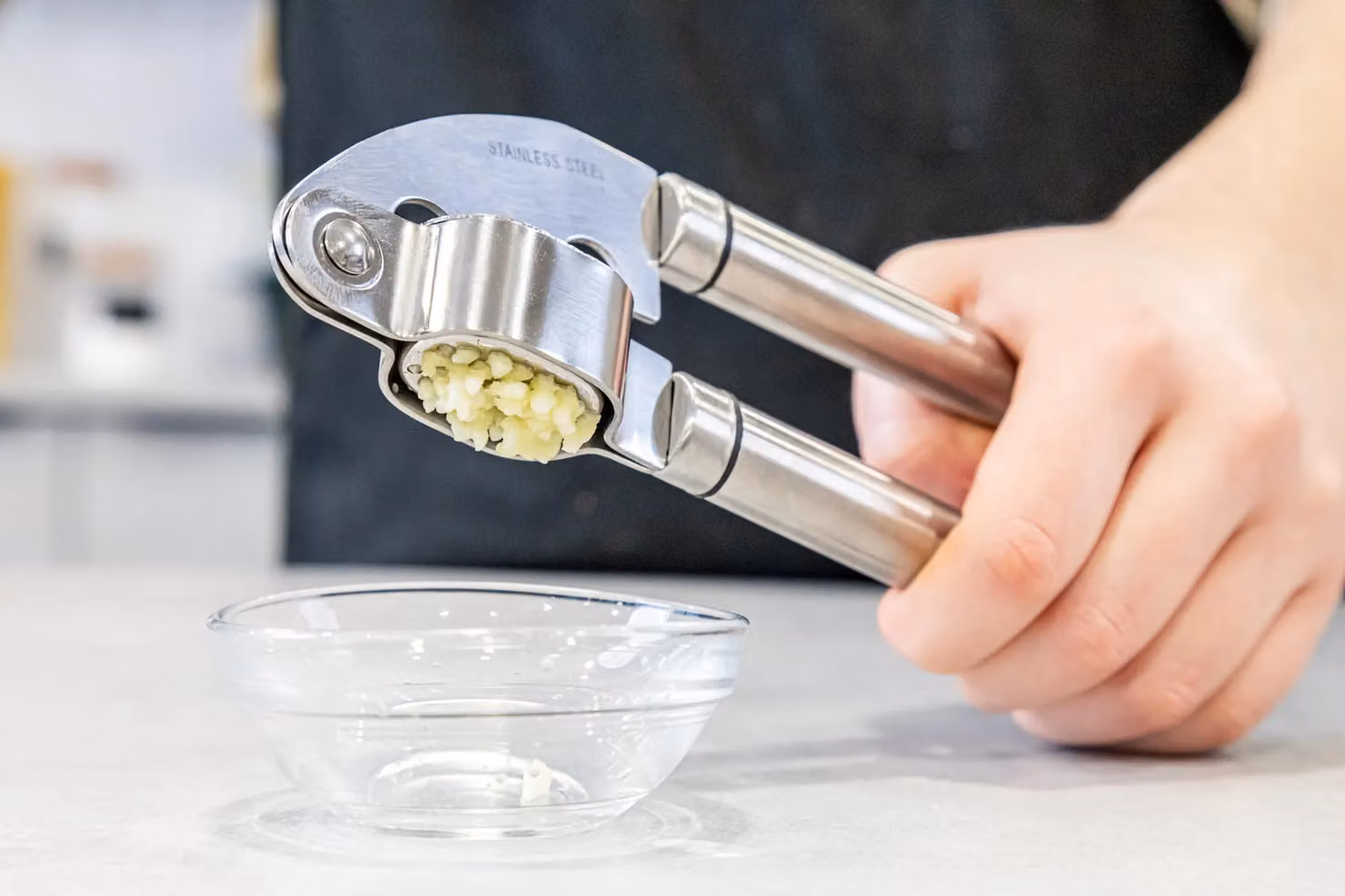 KitchenCraft Professional Oval Stainless Steel Garlic Press in Silver – 3