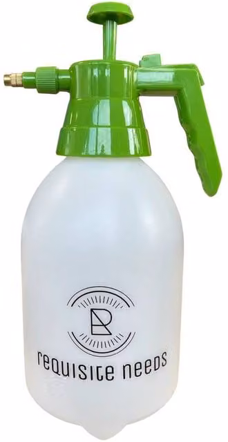NESTLUNE 2L Manual Garden Pressure Sprayer in White