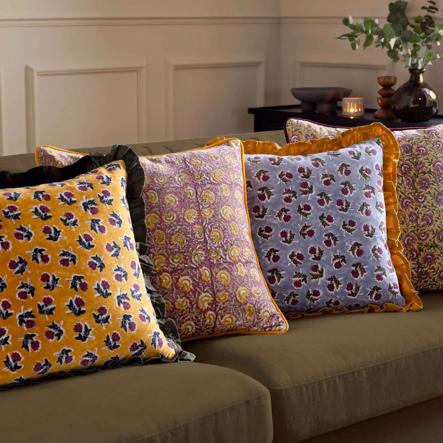 Paoletti Chedworth Floral Cotton Velvet Square Cushion in Pink and Gold, W/D/H: 50 x 50 x 50 cm – 1