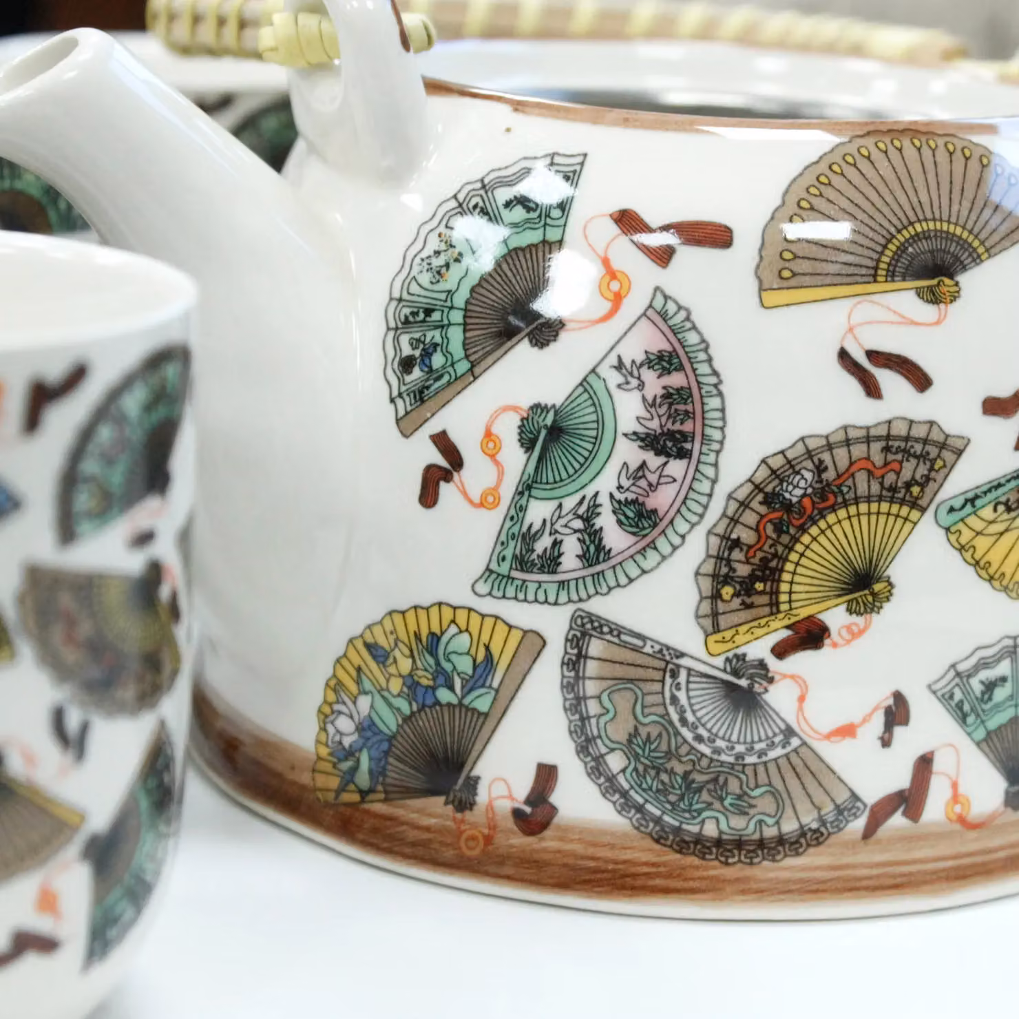 KDMD Ceramic Herbal Teapot Set with Infuser in Multicolour China Fans Design – 2