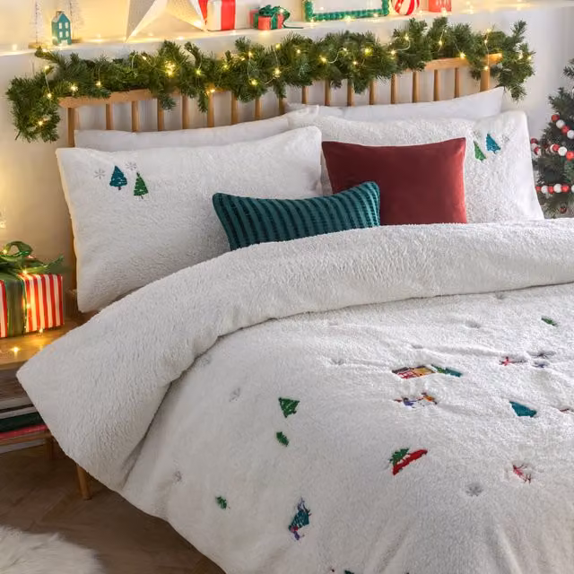 Make It A Home Christmas Together Festive Duvet Cover Set, Snow, White and Multicolour, 180 x 200 cm