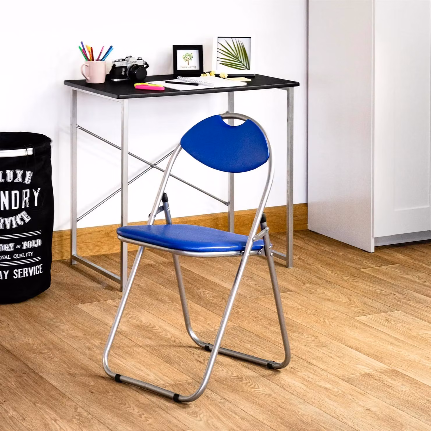 Harbour Housewares Pack of 4 Blue Padded Folding Chairs with Metal Frame – 4