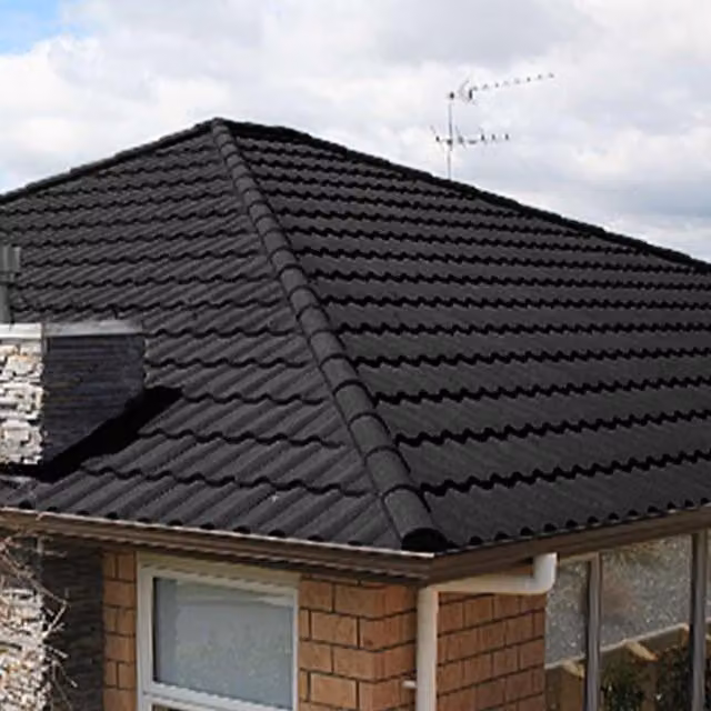 Livingandhome Set of 10 Half Round Asphalt Shingle Coated Metal Roofing in Black