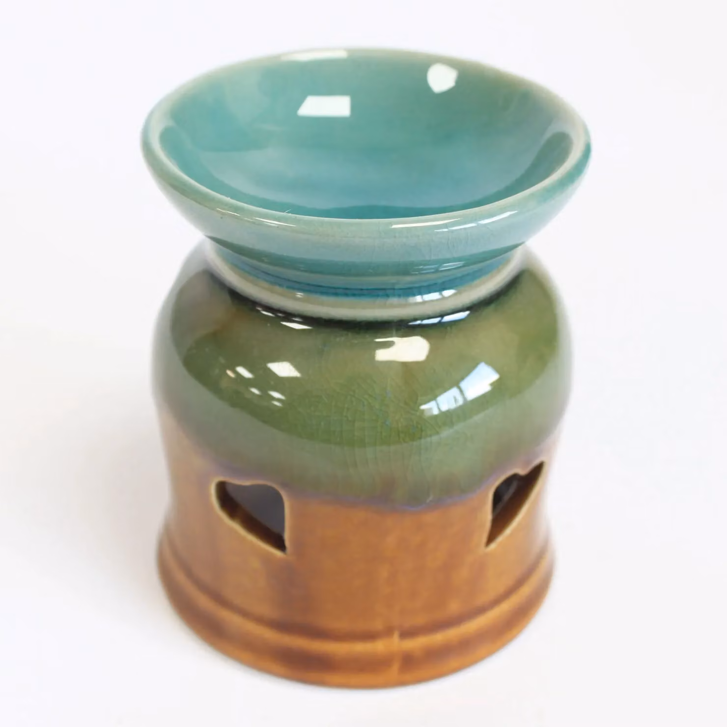 KDMD Classic Rustic Ceramic Tabletop Oil Burner with Heart Cut-out in Brown and Multicolour – 3