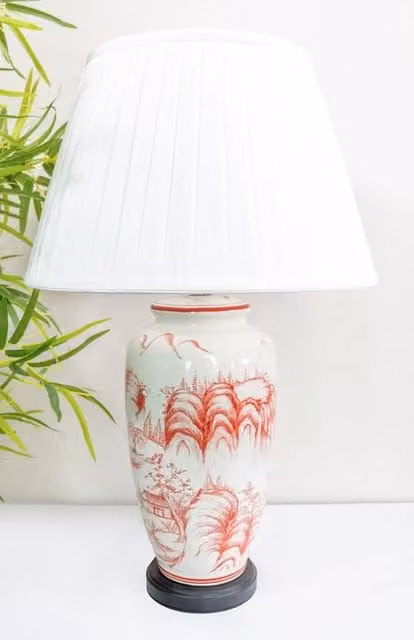 Downton Interiors Red Oriental Ceramic Table Lamp with White Fabric Shade – 1