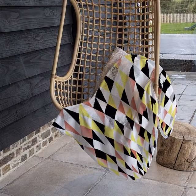 Benjamin Tate Design Geometric Pattern Fleece Blanket in Yellow, Pink and Black, W/D/H: 120 x 150 cm