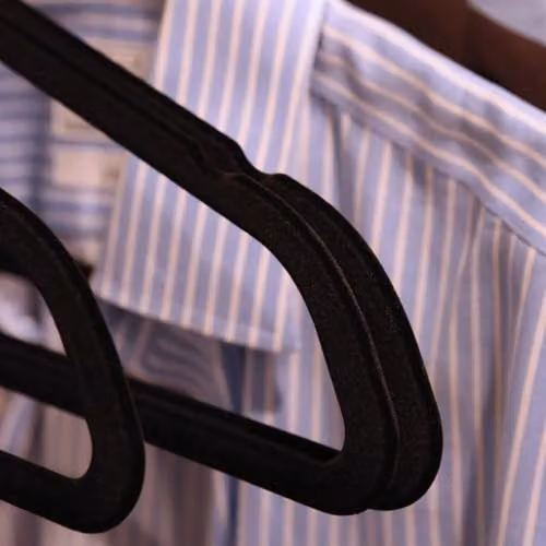 Harbour Housewares Non-Slip Velvet Hangers with Trouser Bar, Black, Pack of 100 – 5