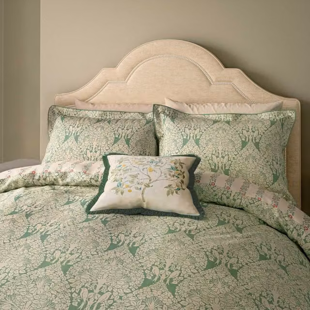 V&A Lerena Cotton Duvet Cover and Pillowcase Set, Green, W: 180 cm, D: 200 cm – 1