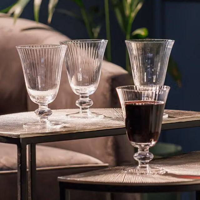 Mikasa Clear Lead-Free Crystal Wine Glasses, Set of 4, 260ml per glass