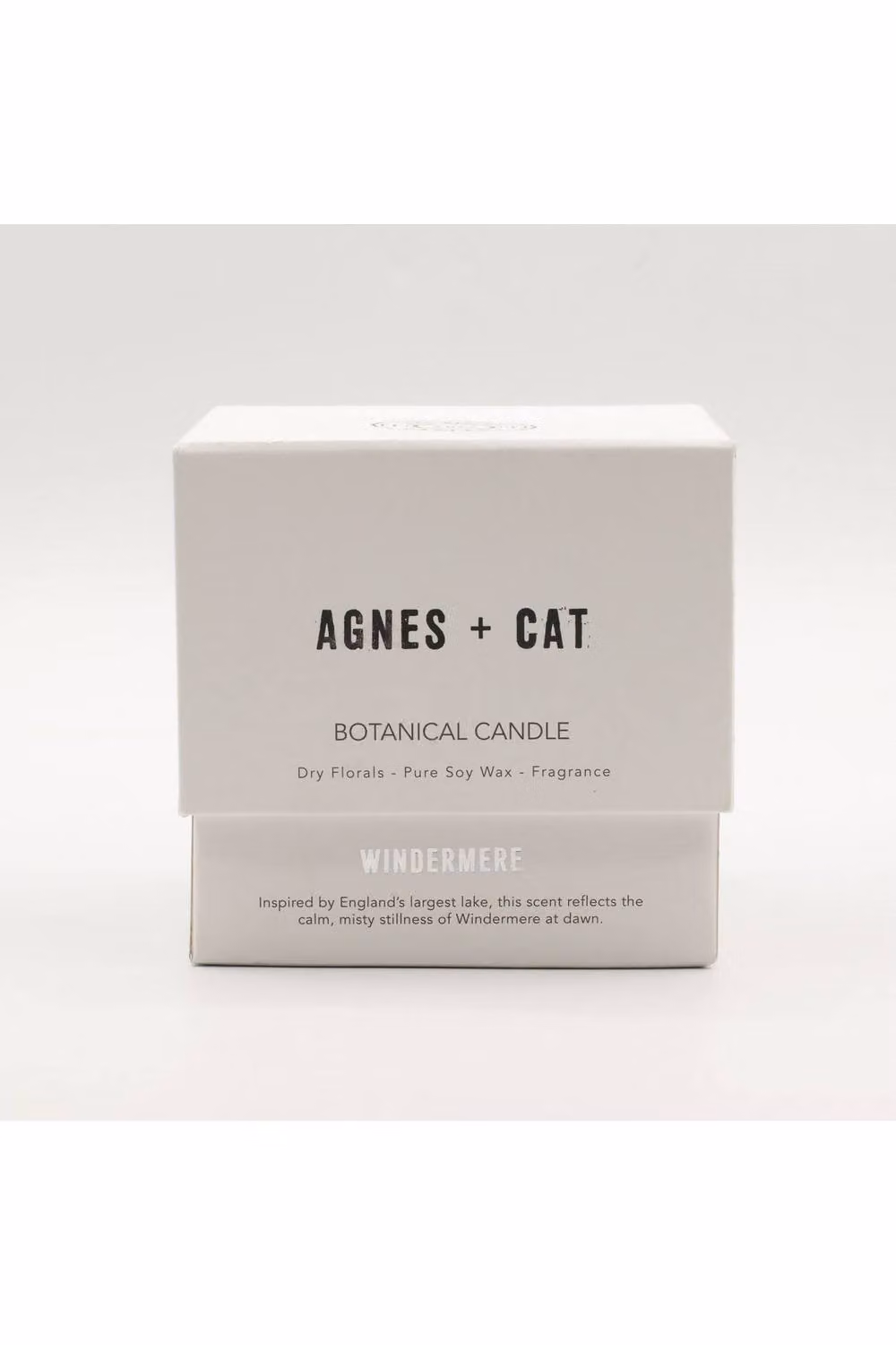 KDMD Agnes & Cat Windermere Inspired Floral Soy Wax Tabletop Candle in White, 70 g – 2