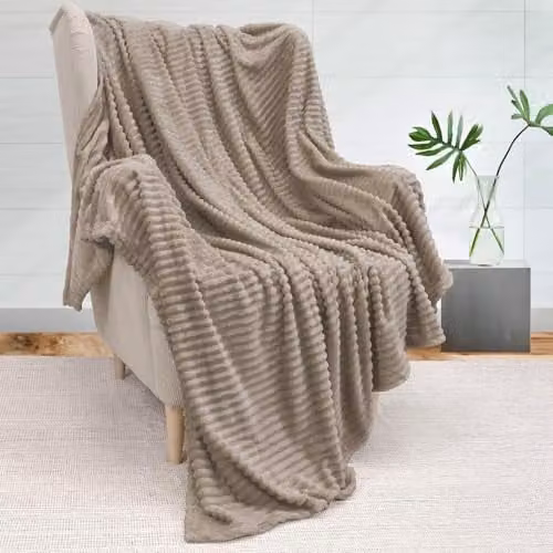 HOMES-LINEN Chunky Ribbed Faux Fur Velvet Touch Blanket, Beige, W: 200 cm, D: 240 cm – 1