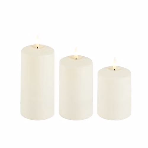 Lights4fun TruGlow Set of 3 Solar Powered Waterproof LED Pillar Candles with Warm White Flickering Flame Effect – 4
