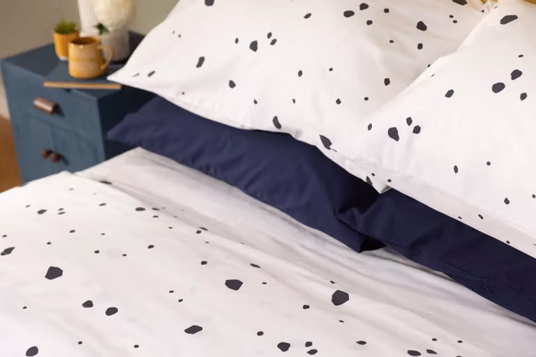 Cuddledown White Dotted Cotton Mako Satin Fitted Sheet for Adults