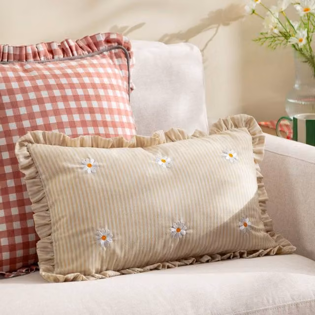 Les Fleurs Embroidered Ruffle Rectangular Cushion in Beige and Multicolour, W: 50 cm, H: 30 cm – 3