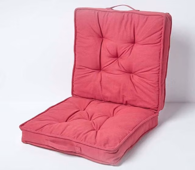 Homescapes Red Cotton Travel Support Booster Cushion, W/D/H: 50 x 50 x 50 cm – 1