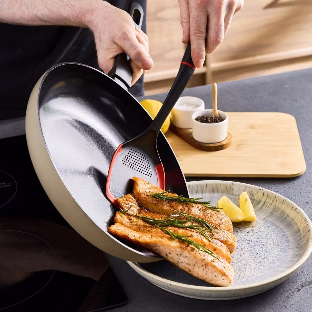 Morphy Richards 28cm Aluminium Frying Pan with Ceramic Coating in Beige – 8