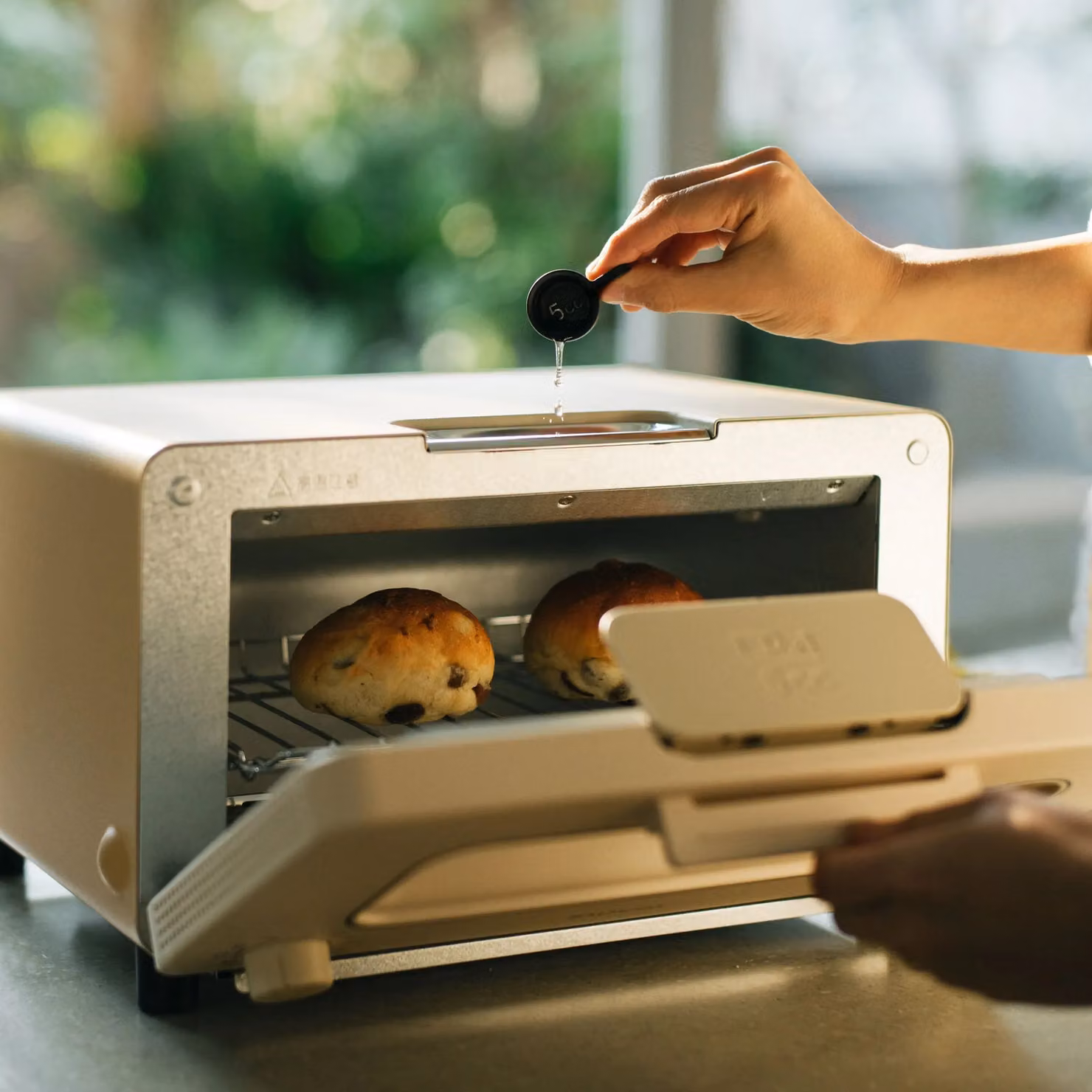 BALMUDA The Toaster 3rd Generation in Beige – 3