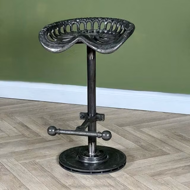 Elm Home And Garden Vintage Grey Metal Tractor Seat Bar Stool, W/D/H: 33.0 x 43.0 x 68.0 cm
