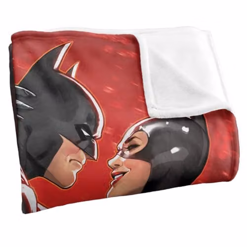 Warner Bros. Batman Catwoman Embrace Super Soft Fleece Throw Blanket, Multicolour, W: 91.44 cm, L: 147 cm – 2