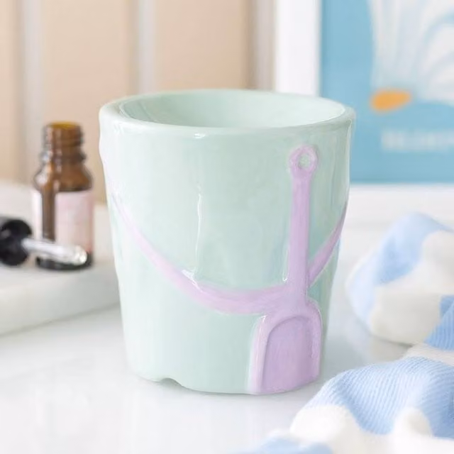 Uniqueful Pastel Bucket and Spade Ceramic Oil Burner in Green
