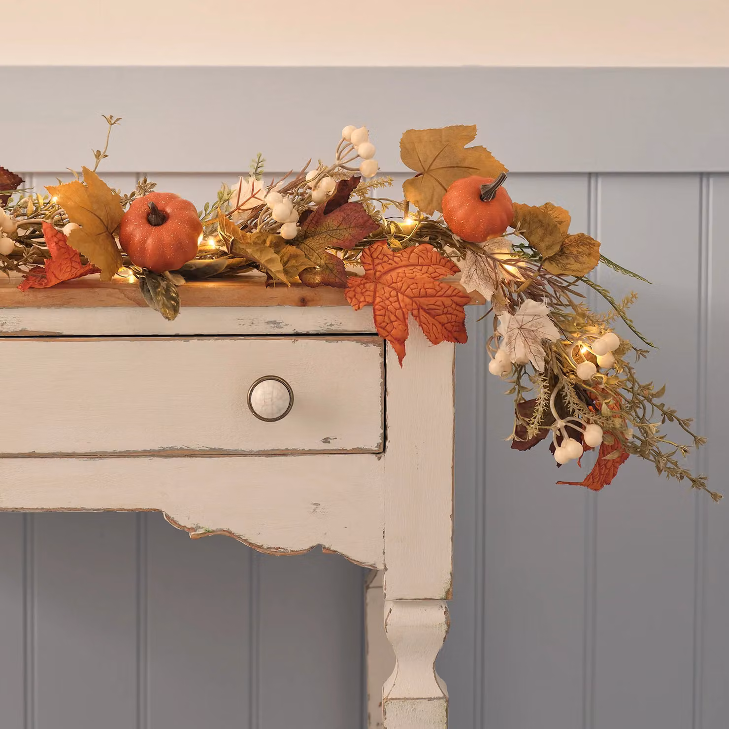 Lights4fun Pumpkin Lane Pre Lit Autumn Garland in Orange and White, 1.5m