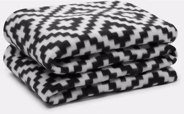 OHS Geo Grid Geometric Fleece Throw in Black