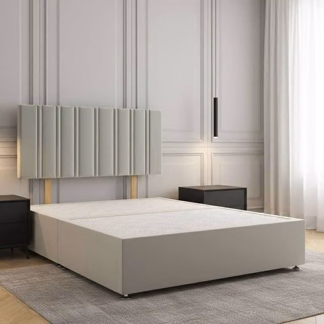 Regional Furnishings Luxury Plush Velvet Divan Bed with 24 inch Headboard in Silver, Double Size (W/D/H: 140 x 200 x 30.48 cm)