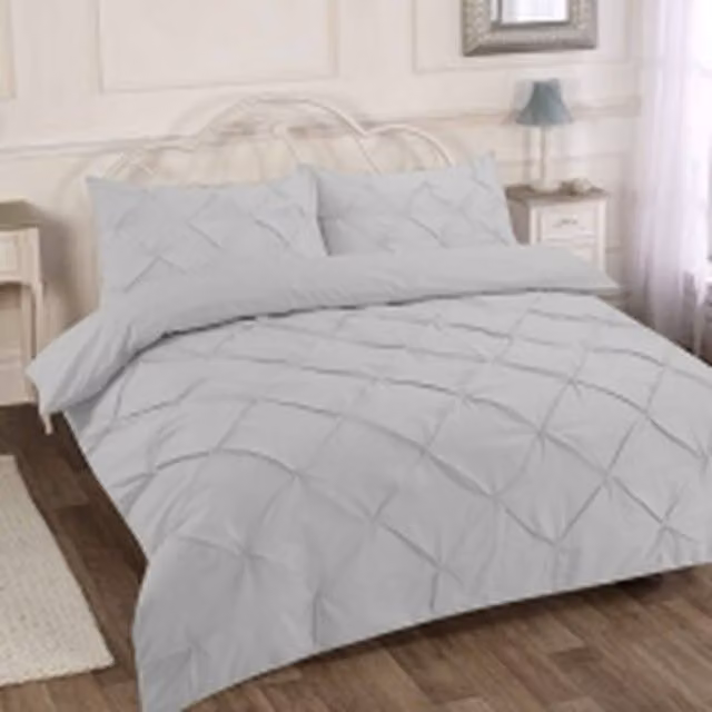 Homes-Linen Luxury Alexandra Pintuck Pleated Duvet Cover Set in Silver, Super King (200 x 200 cm)