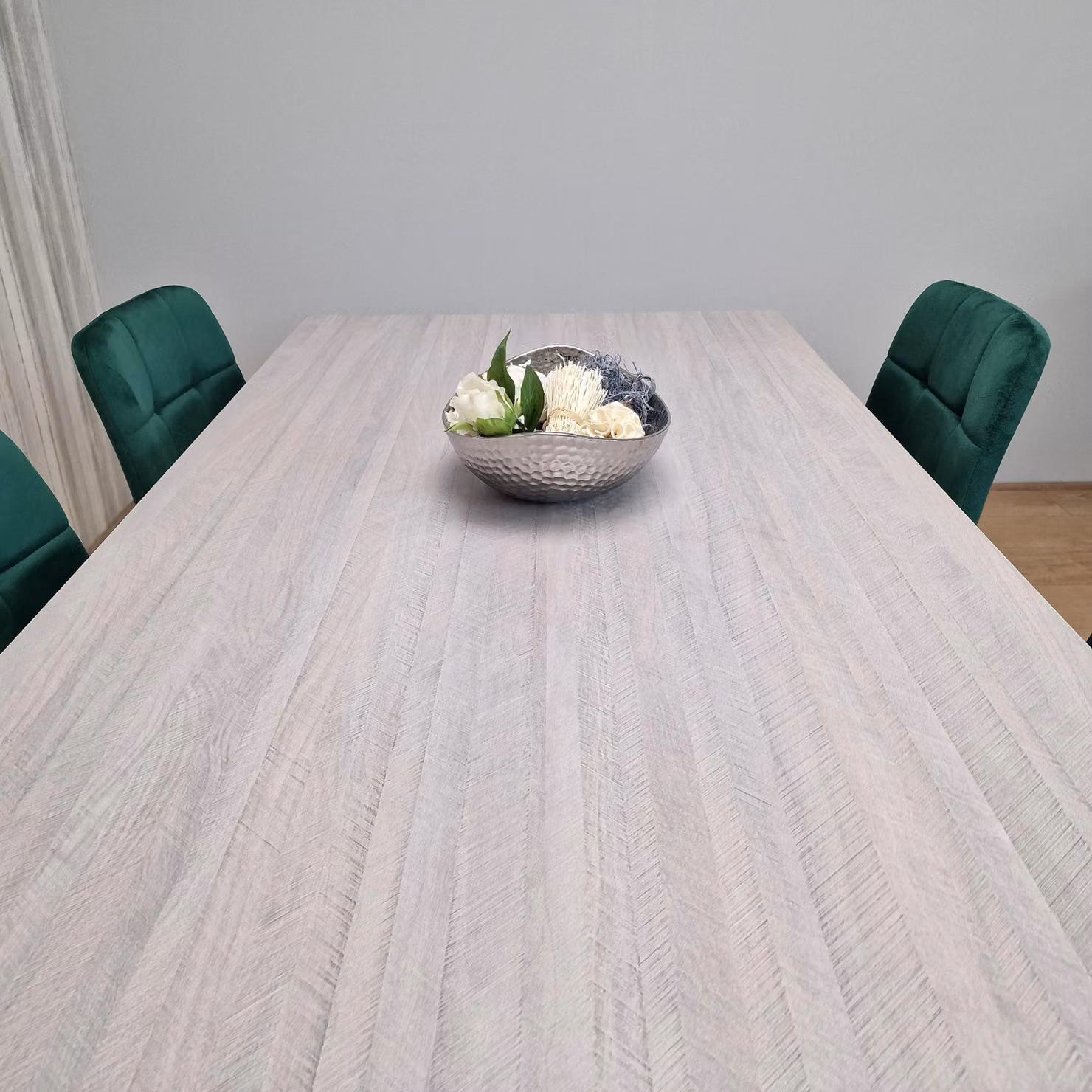 Kosy Koala Dining Set with Grey Rectangular Table and 4 Green Velvet Upholstered Chairs, W/D/H: 140 x 80 x 75 cm – 2