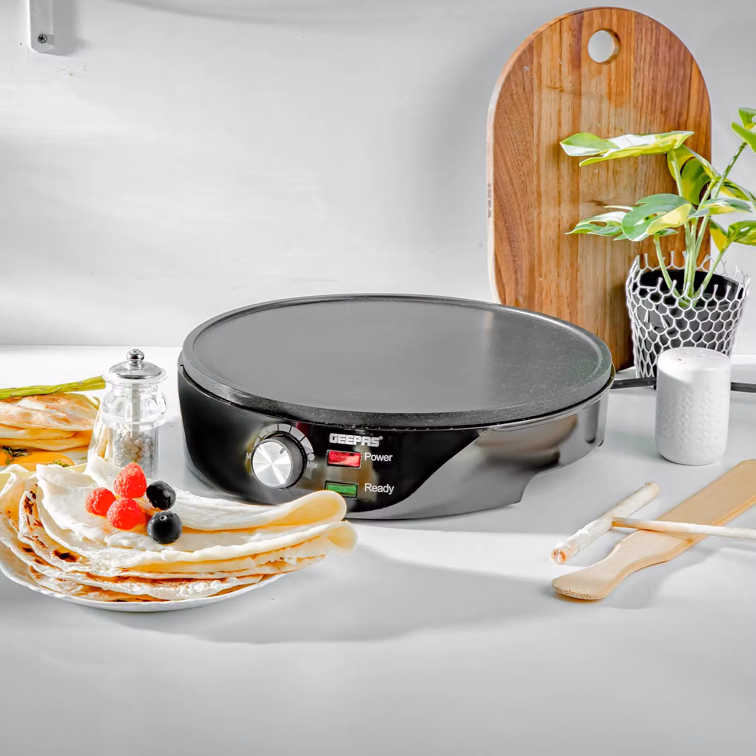 Geepas 1000W Electric Pancake and Crepe Maker with Non-Stick Cooking Plate in Black – 2