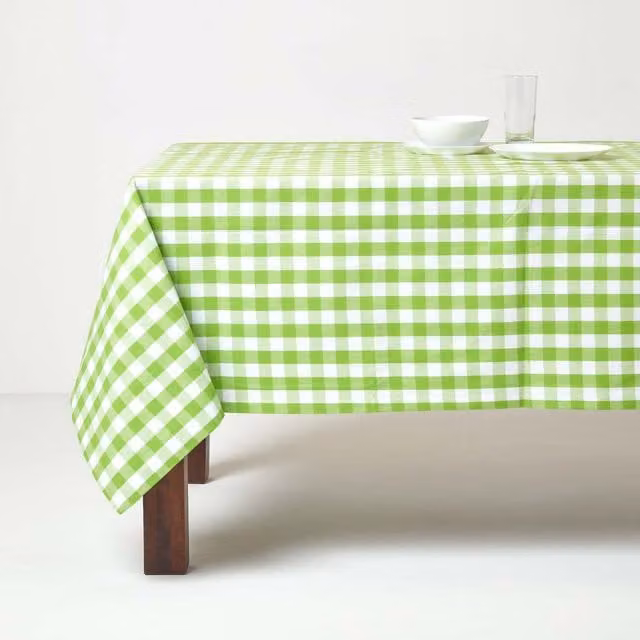 Homescapes Green Checked Cotton Gingham Rectangular Tablecloth, Width: 228 cm