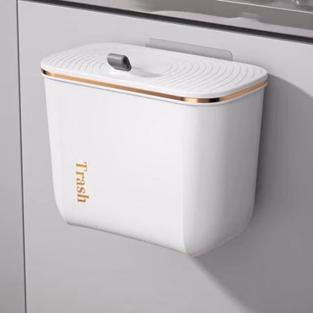 Livingandhome Hanging Wall Mounted Waste Bin with Flip Lid, White, 7l