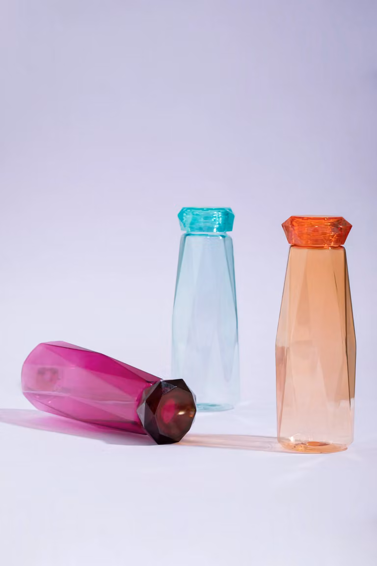 Orsina 600ml Diamond Patterned Plastic Water Bottle in Deep Pink and Turquoise